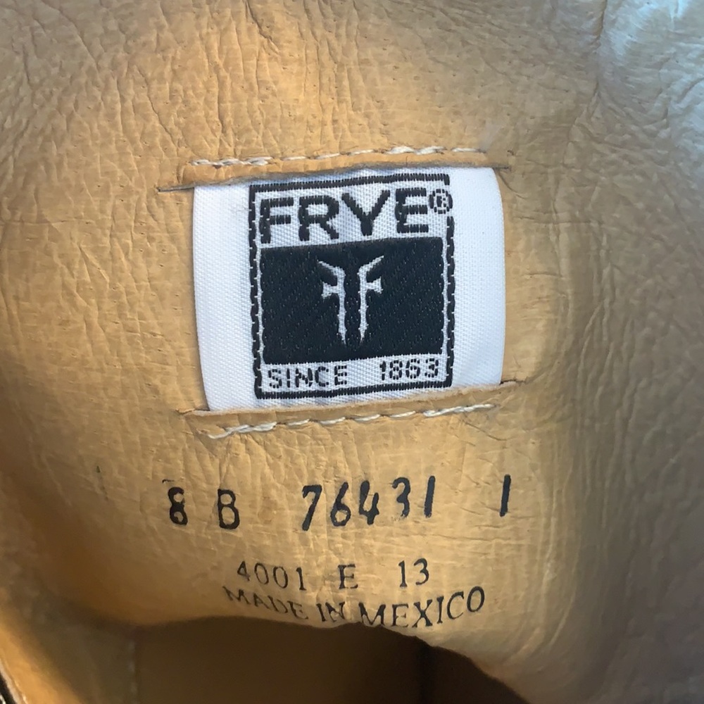 Frye Melissa Button Back zip Cognac boots size 8 - Picture 5 of 6